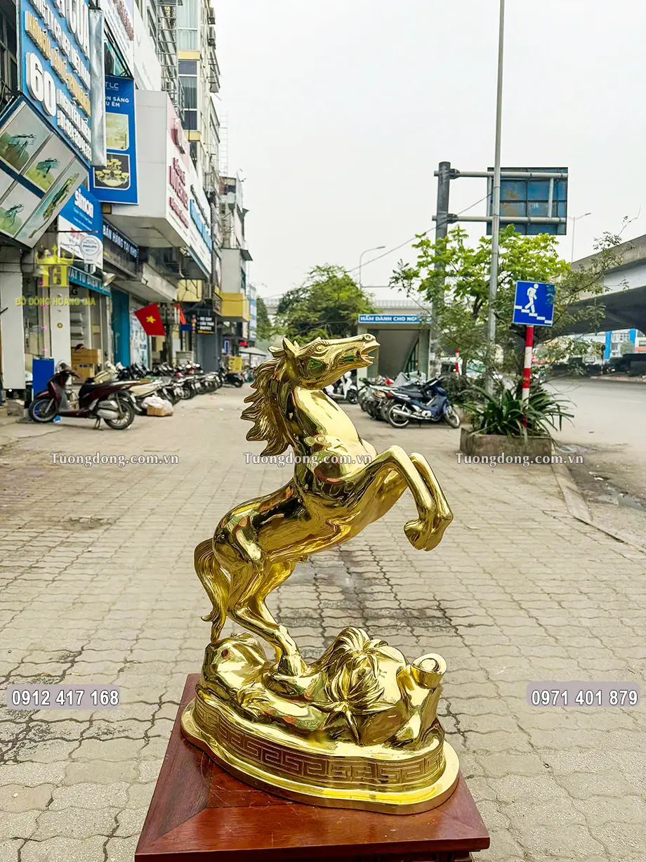 Linh vật được đúc bằng đồng vàng thanh khiết loại 1